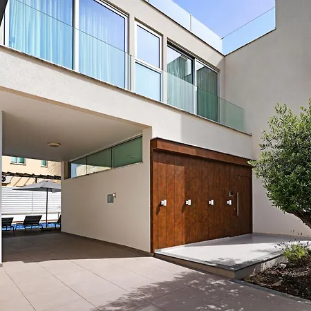 Villa Sunrise Glory - 150m From Trinity *