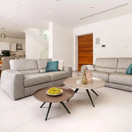 Villa Sunrise Glory - 150m From Trinity Protaras