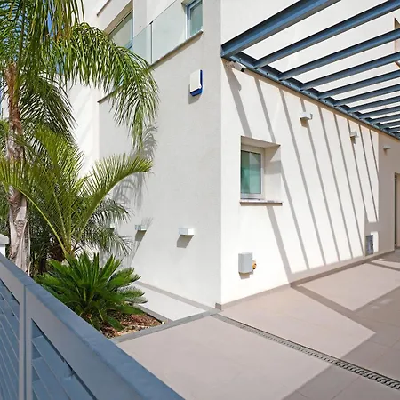 Villa Sunrise Glory - 150m From Trinity *