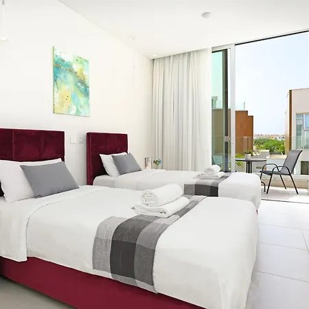 Sunrise Glory - 150m From Trinity Protaras