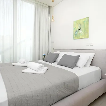 Sunrise Glory - 150m From Trinity