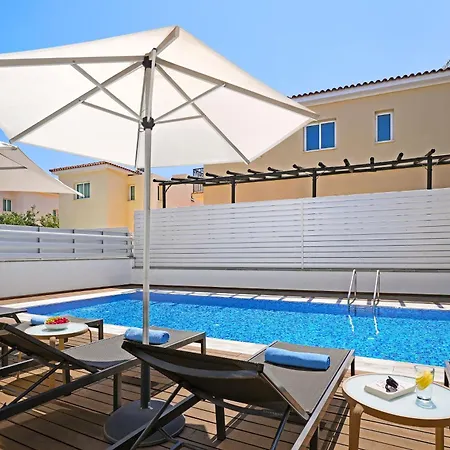 Villa Sunrise Glory - 150m From Trinity Protaras