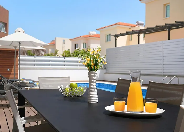 Vila Sunrise Glory - 150m From Trinity