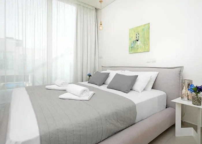 Sunrise Glory - 150m From Trinity