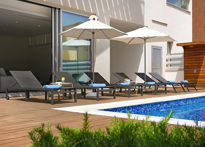 Sunrise Glory - 150m From Trinity