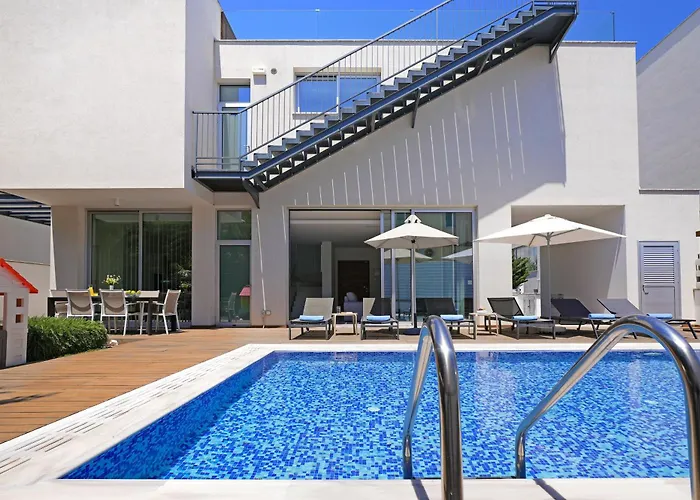 Sunrise Glory - 150m From Trinity Βίλα *