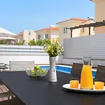 Villa Sunrise Glory - 150m From Trinity